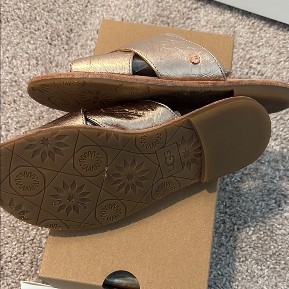 UGG Gold Metallic Sandals with Crisscross Straps - Picture 3 of 5